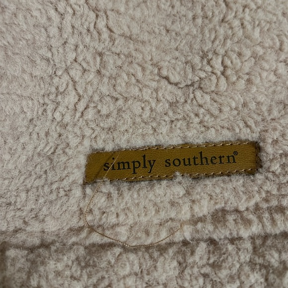 Simply Southern Beige Sherpa Fleece - Picture 2 of 3